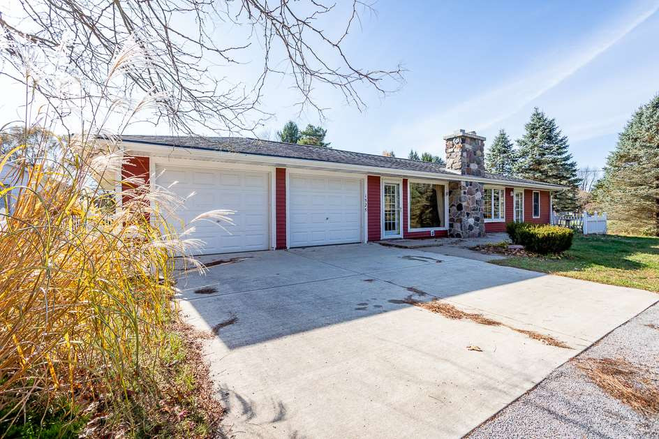 1525 Crouch Road Jackson, MI 49201 - Photo 1 of 38 Photo 1