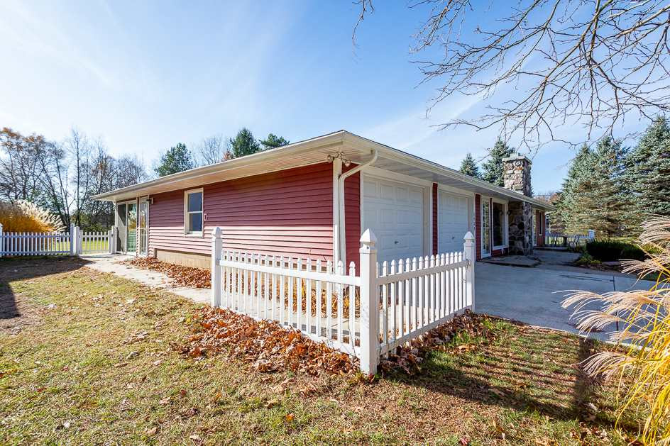 1525 Crouch Road Jackson, MI 49201 - Photo 4 of 38 Photo 4