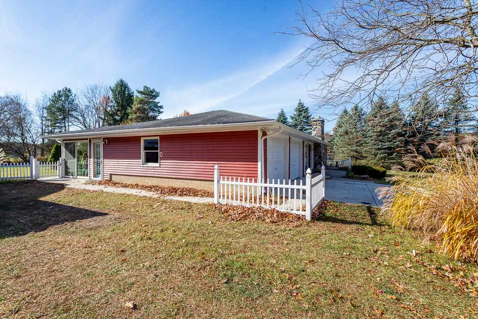 1525 Crouch Road Jackson, MI 49201 - Photo 5 of 38 Photo 5