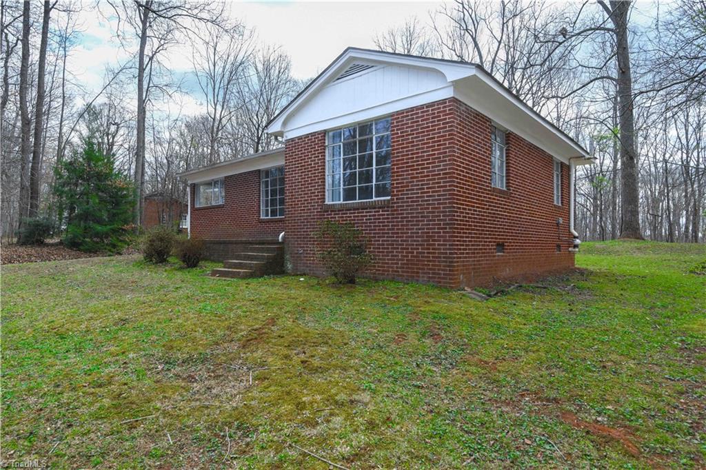 945 Dan Valley Road Madison, NC 27025 - Photo 4 of 24