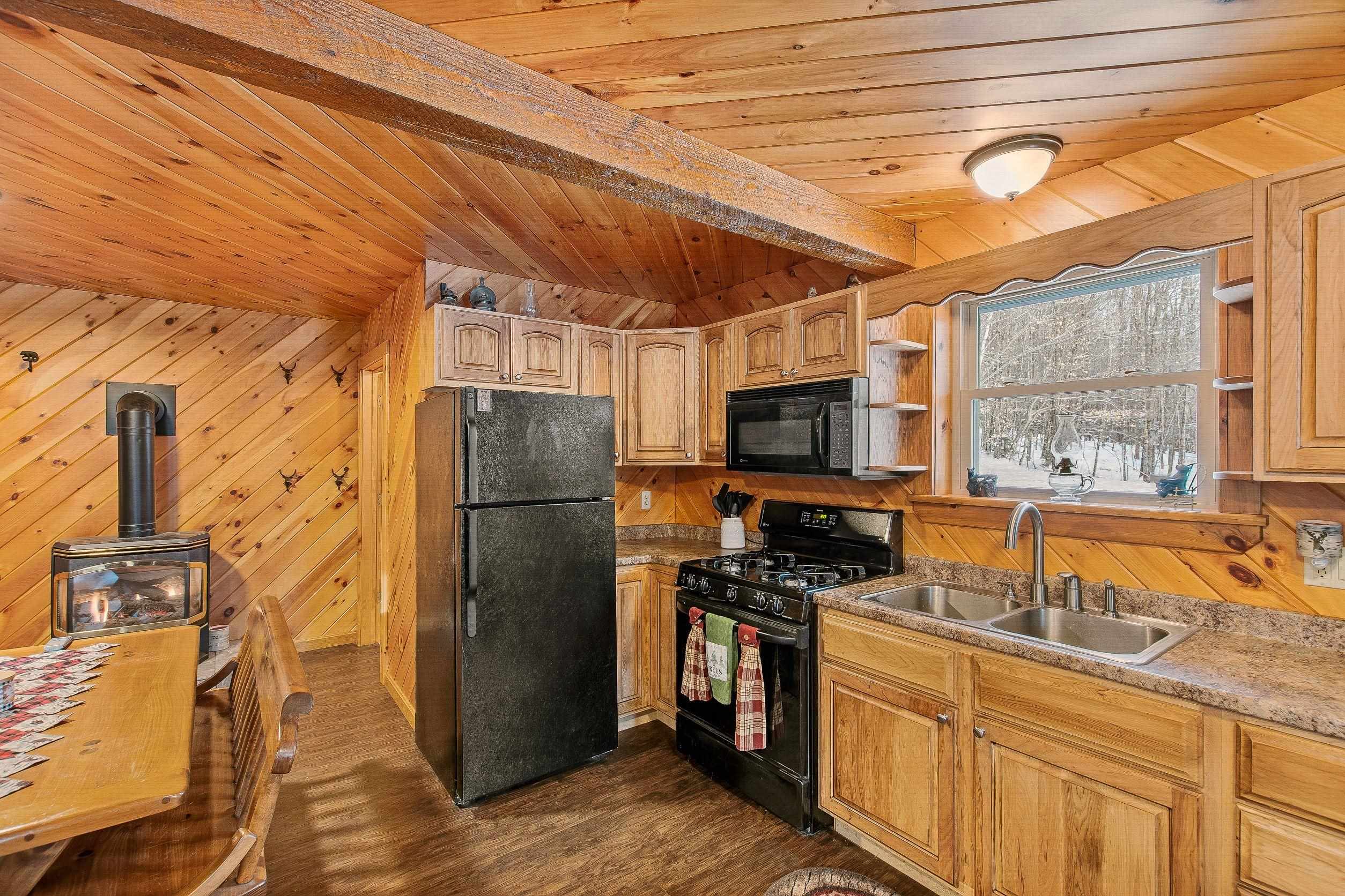 87 Christie Road Stratford, NH 03590 - Photo 13 of 31