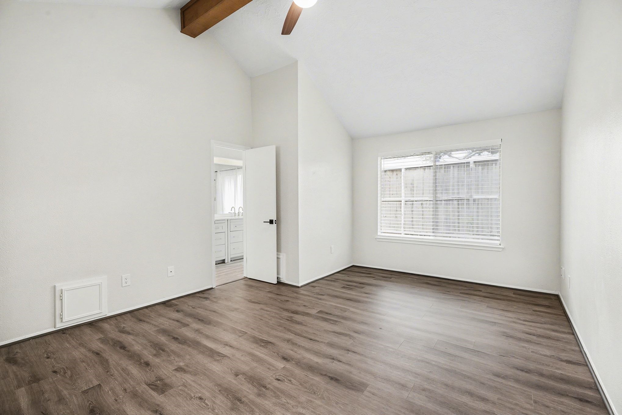 1723 Linfield Way Houston, TX 77058 - Photo 14 of 21 Master Bedroom