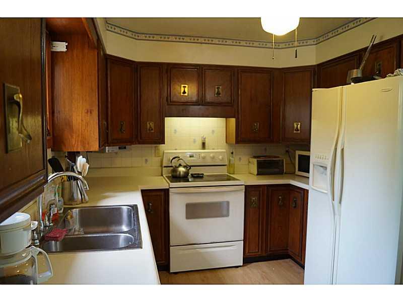 5521 Gibson Road Gibsonia, PA 15044 - Photo 5 of 17 Kitchen.