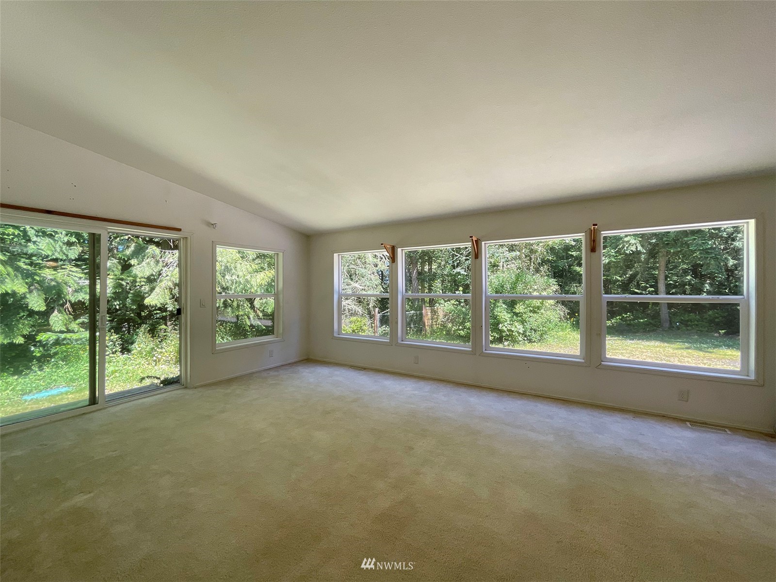 196 Old Gardiner Road Sequim, WA 98382 - Photo 10 of 40 Gallery Image 10