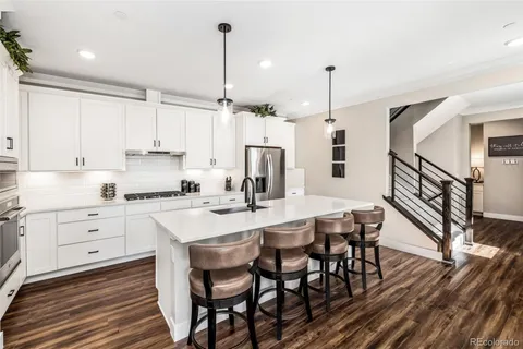 $900,000 | 7031 Fireside Way, Castle Rock, CO 80108