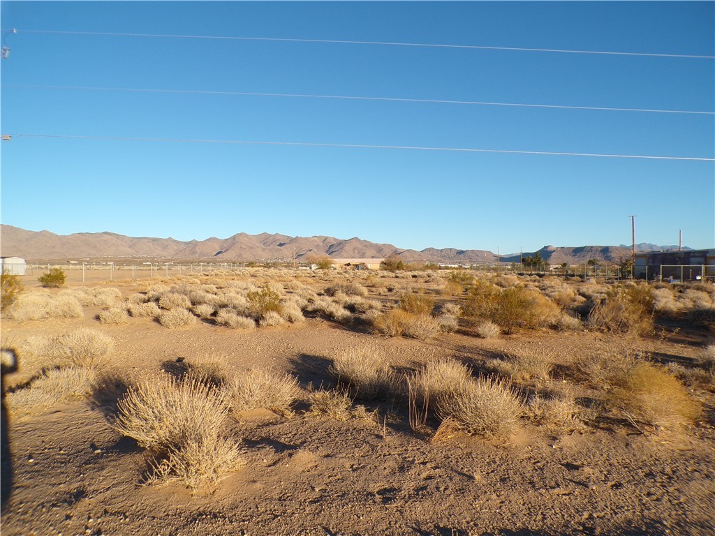 3780 Mobile Road Golden Valley, AZ 86413 - Photo 3 of 10 View