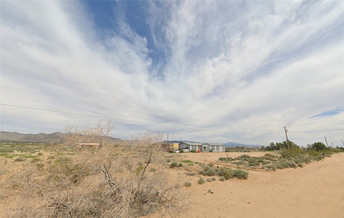 3780 Mobile Road Golden Valley, AZ 86413 - Photo 4 of 10 View