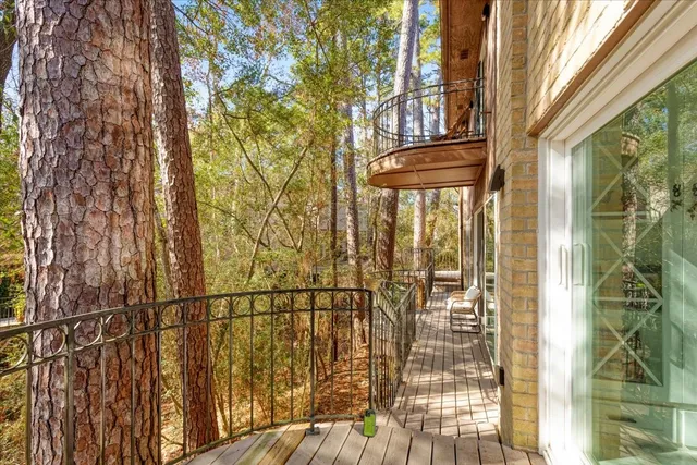 a view of a pathway of a house with a window