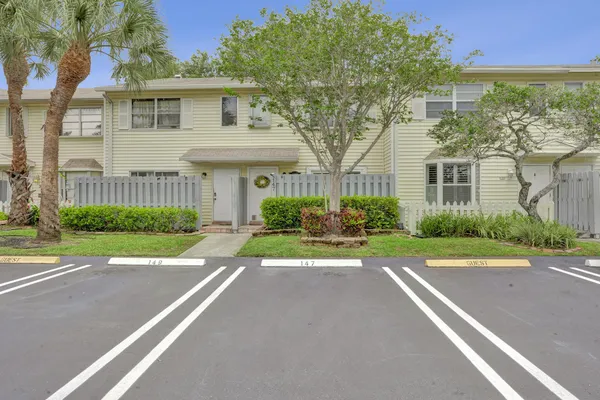 $2,500 | 147 Southwest 3rd Street, Pompano Beach, FL 33060