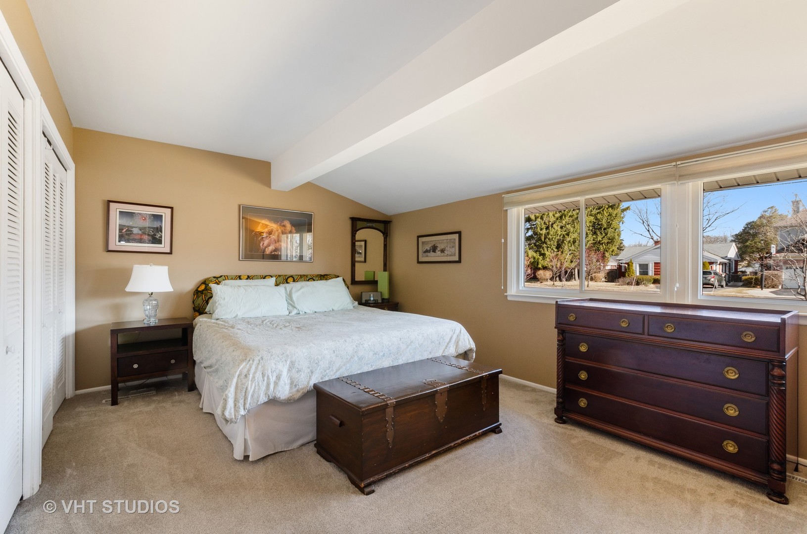 1246 Ridge Road Highland Park, IL 60035 - Photo 12 of 22 a bedroom with a bed and a window