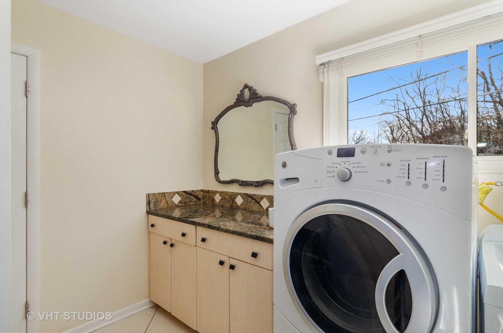 1246 Ridge Road Highland Park, IL 60035 - Photo 18 of 22 a utility room with dryer and washer