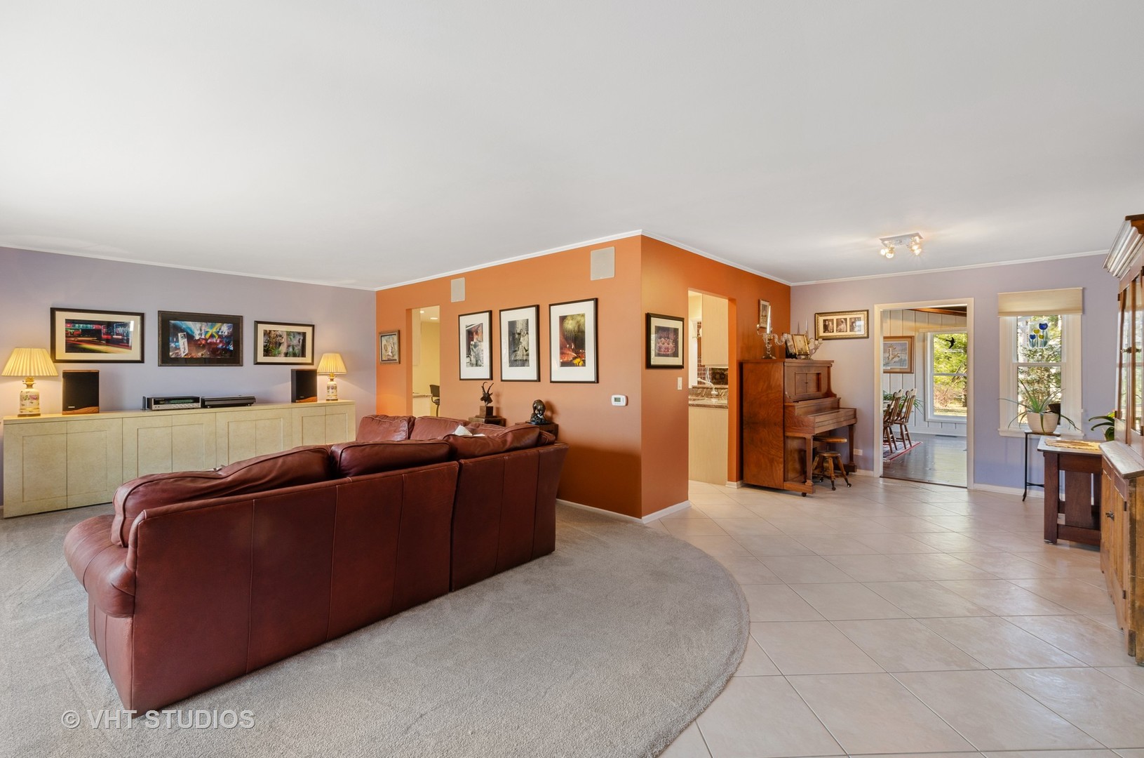 1246 Ridge Road Highland Park, IL 60035 - Photo 3 of 22 a living room with furniture and a flat screen tv
