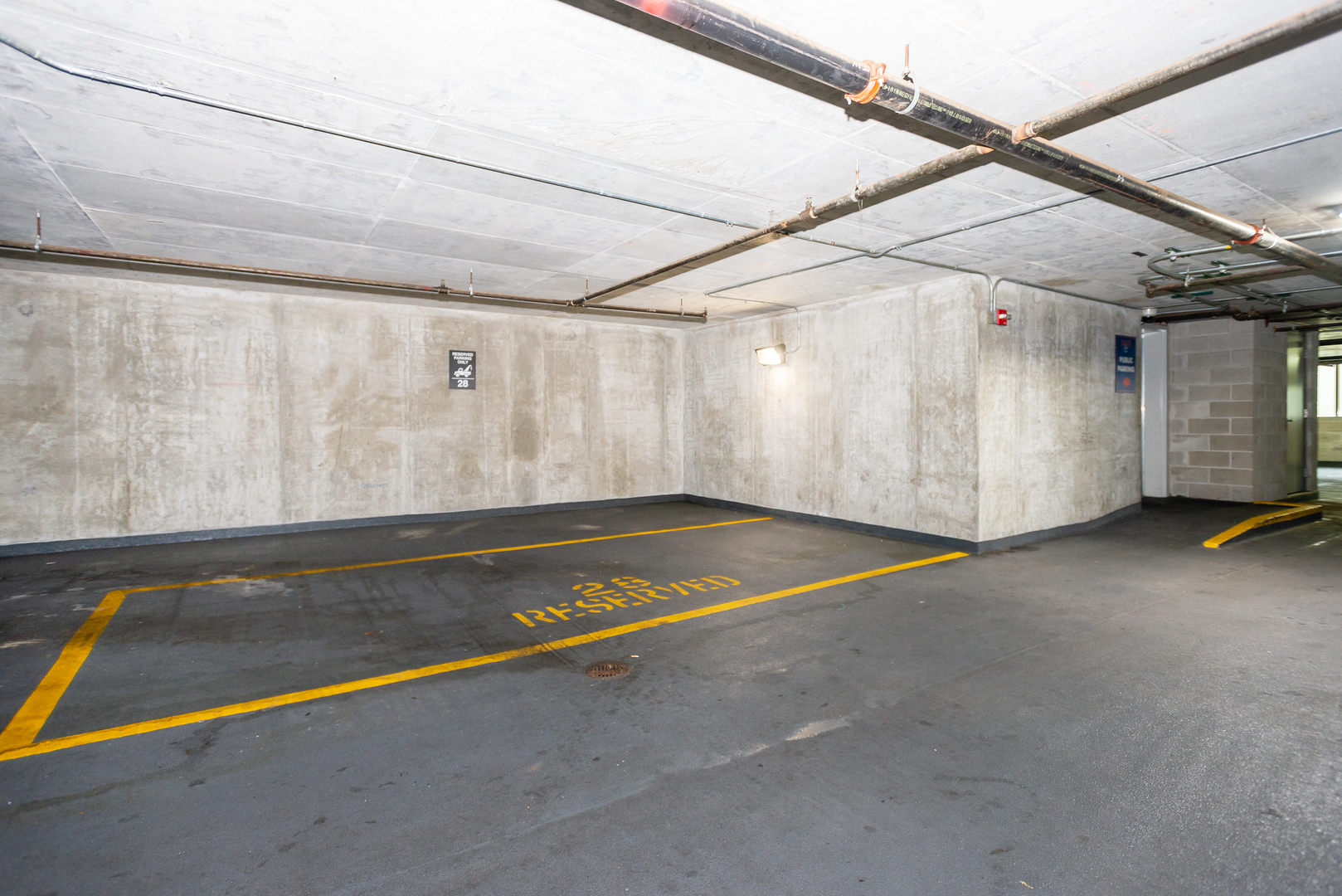 1101 South State Street, Unit 1804 Chicago, IL 60605 - Photo 24 of 29 a view of a indoor swimming pool