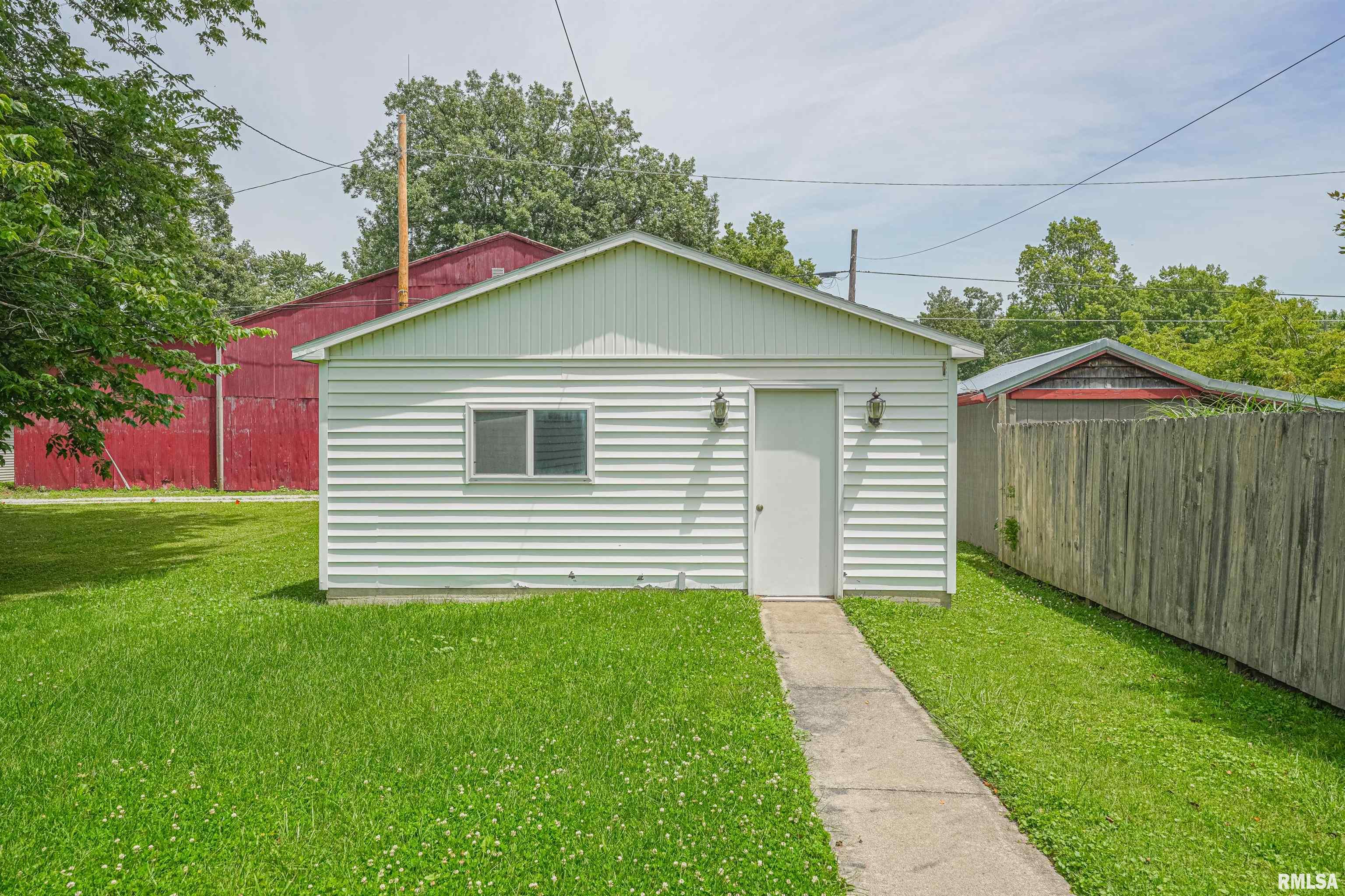1008 Decatur Street Lincoln, IL 62656 - Photo 13 of 14