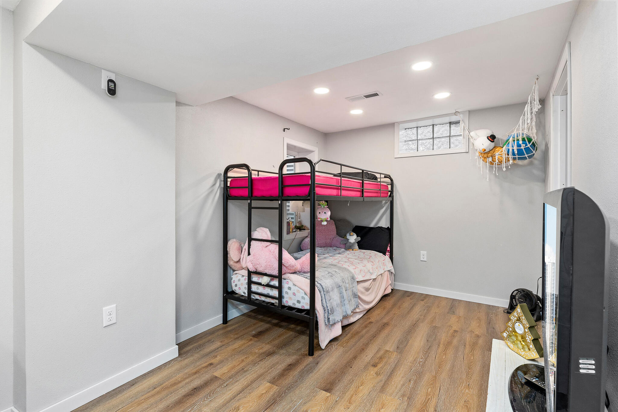 2132 Jackson Street La Crosse, WI 54601 - Photo 17 of 23 17 BEDROOM 3