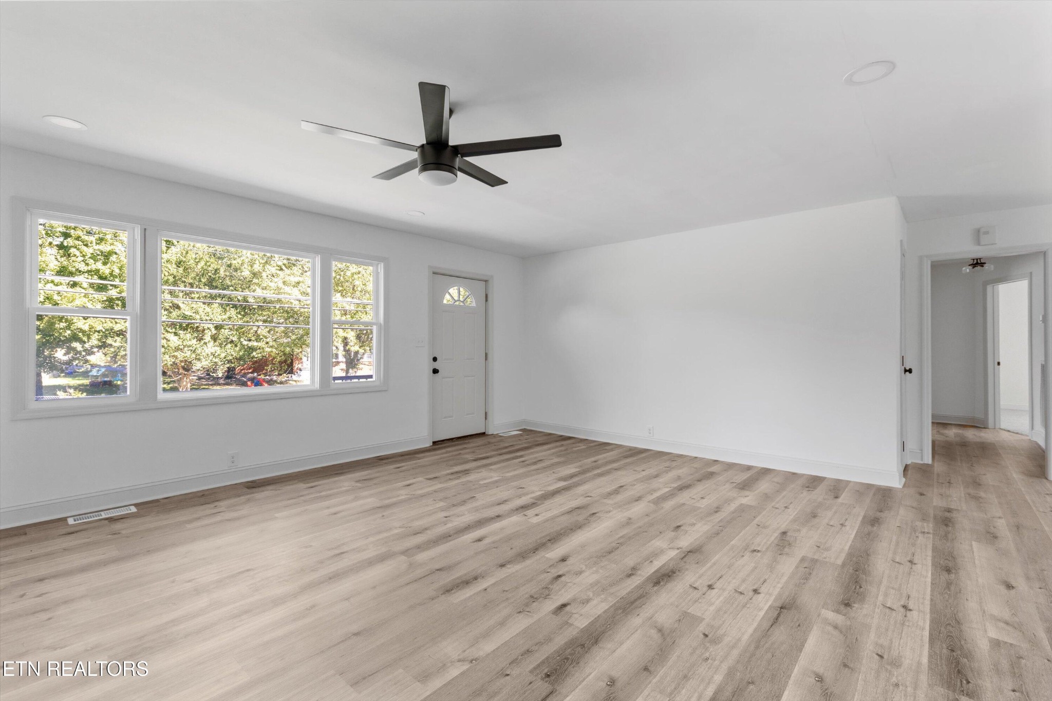 4221 Plummer Road Northeast Knoxville, TN 37918 - Photo 12 of 34 Gallery Image 12