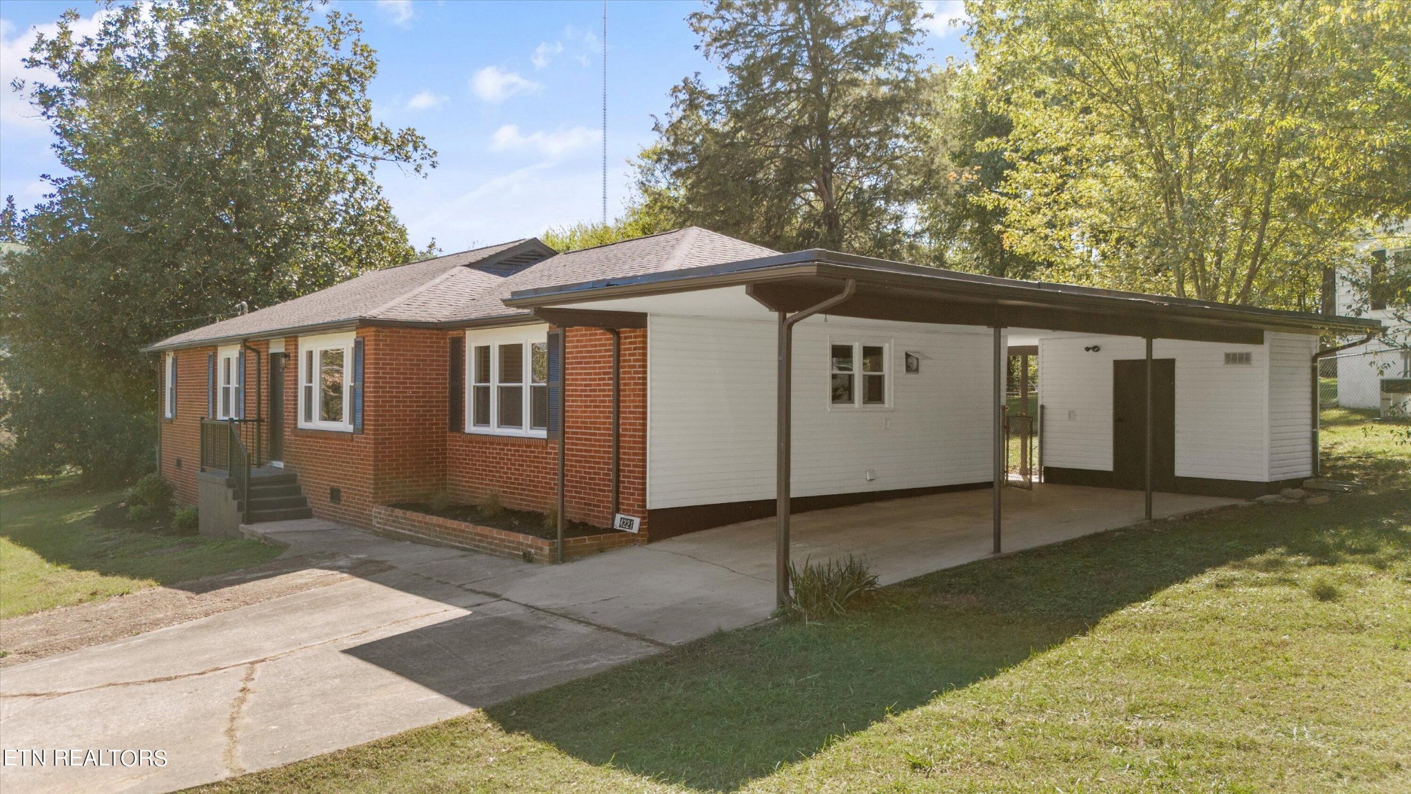 4221 Plummer Road Northeast Knoxville, TN 37918 - Photo 2 of 34 Gallery Image 2