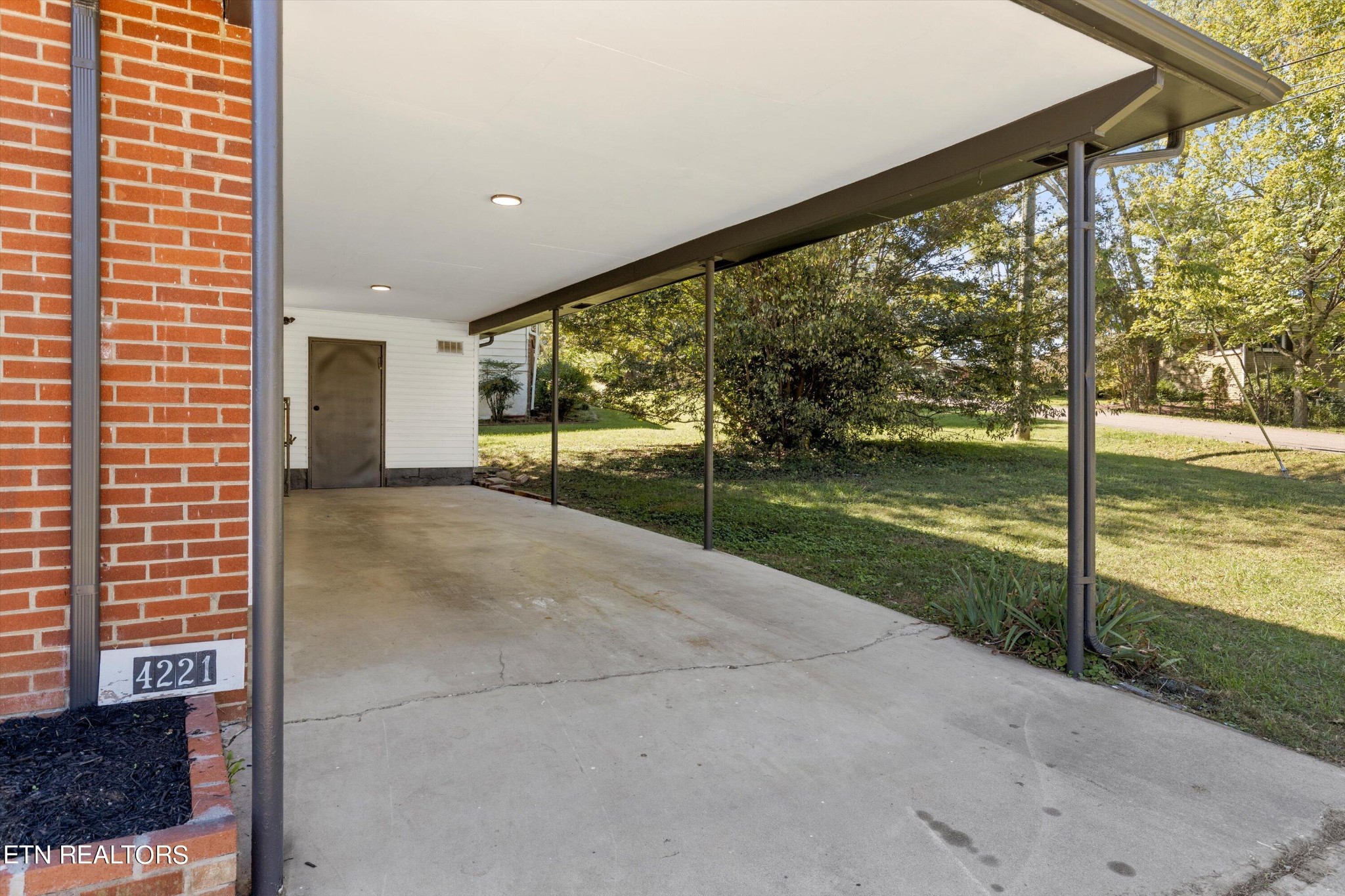 4221 Plummer Road Northeast Knoxville, TN 37918 - Photo 3 of 34 Gallery Image 3