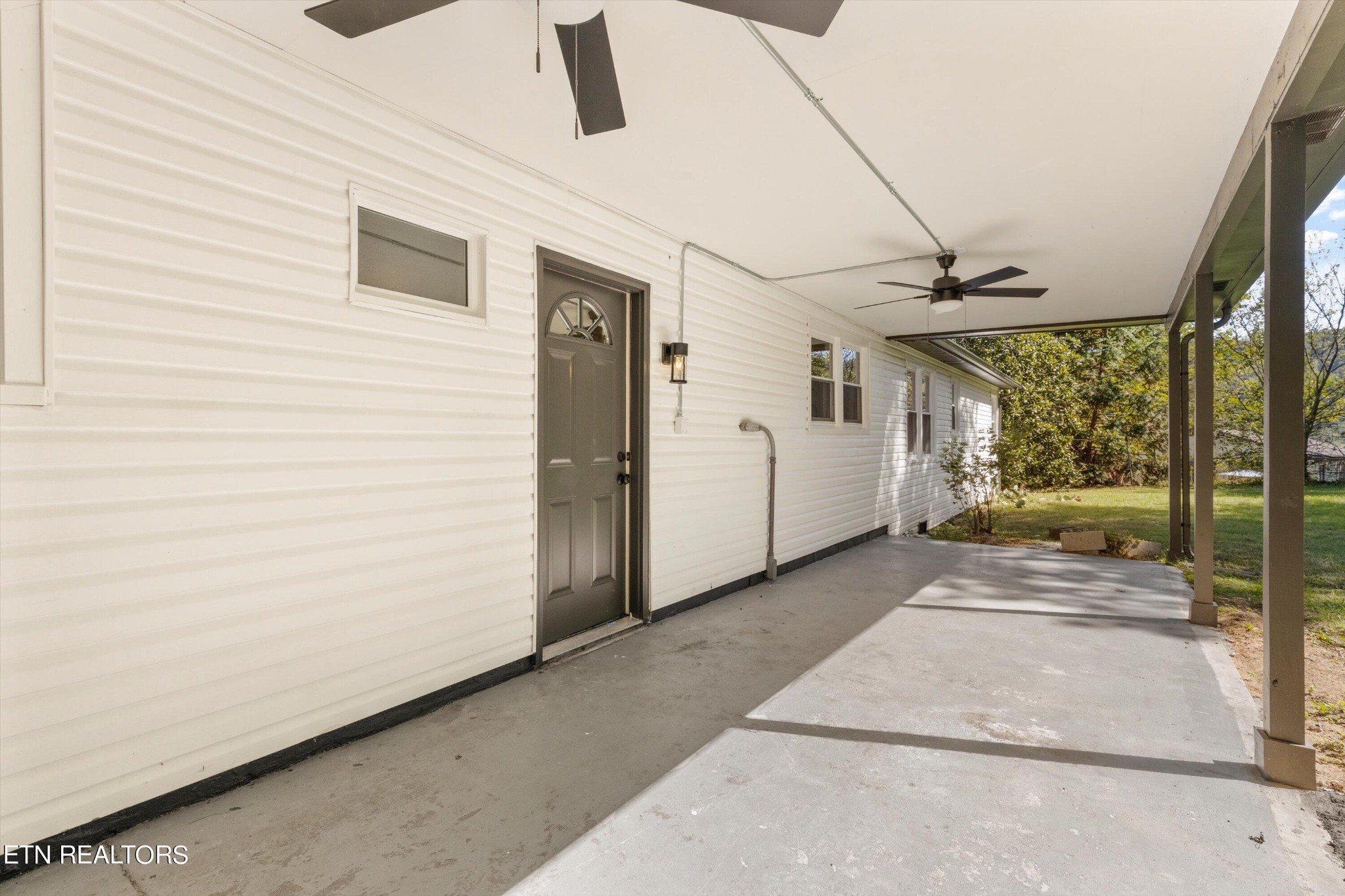4221 Plummer Road Northeast Knoxville, TN 37918 - Photo 5 of 34 Gallery Image 5