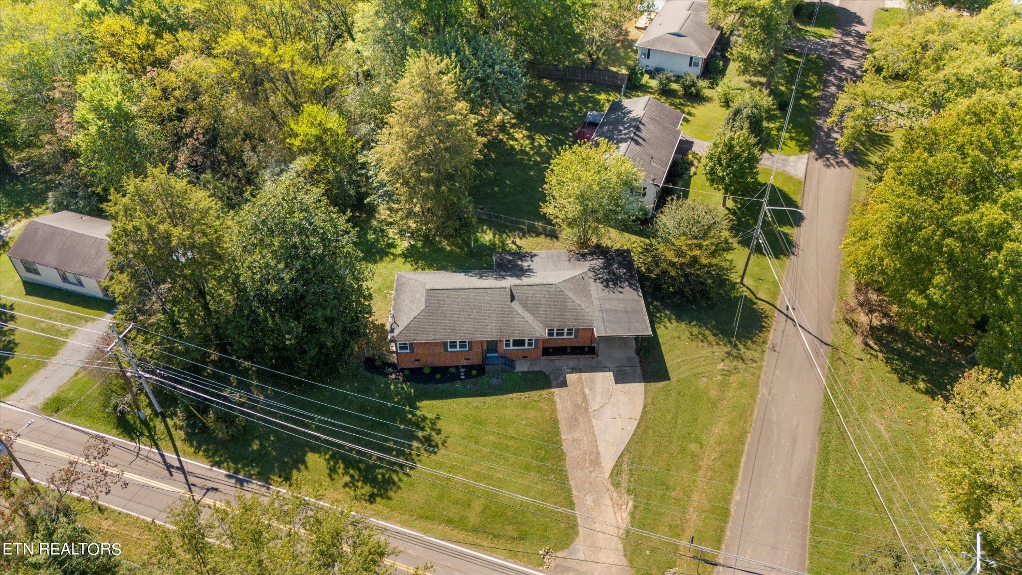 4221 Plummer Road Northeast Knoxville, TN 37918 - Photo 7 of 34 Gallery Image 7