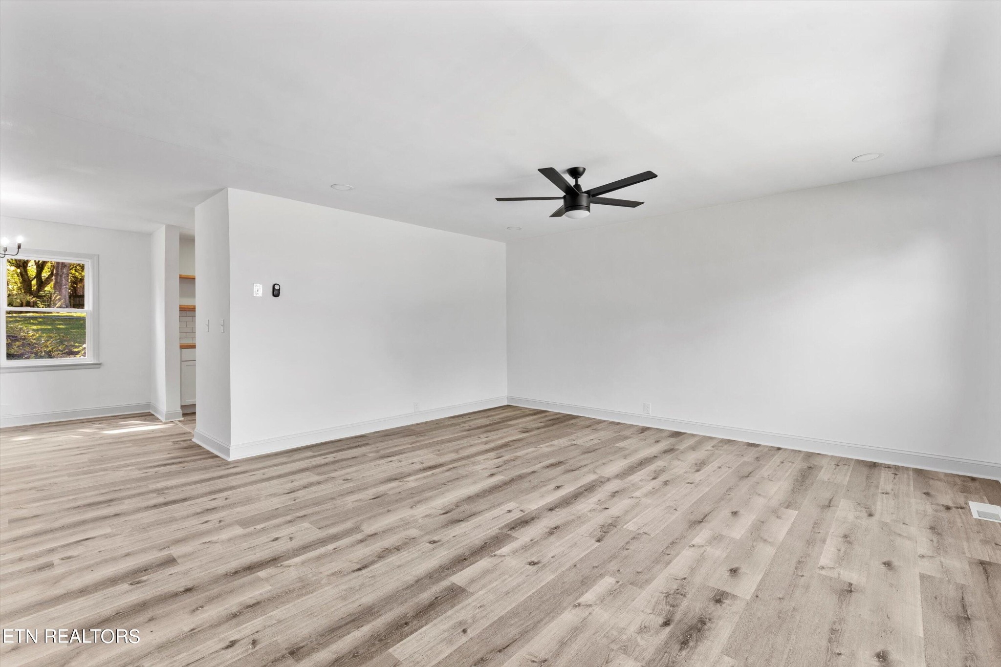 4221 Plummer Road Northeast Knoxville, TN 37918 - Photo 10 of 34 Gallery Image 10