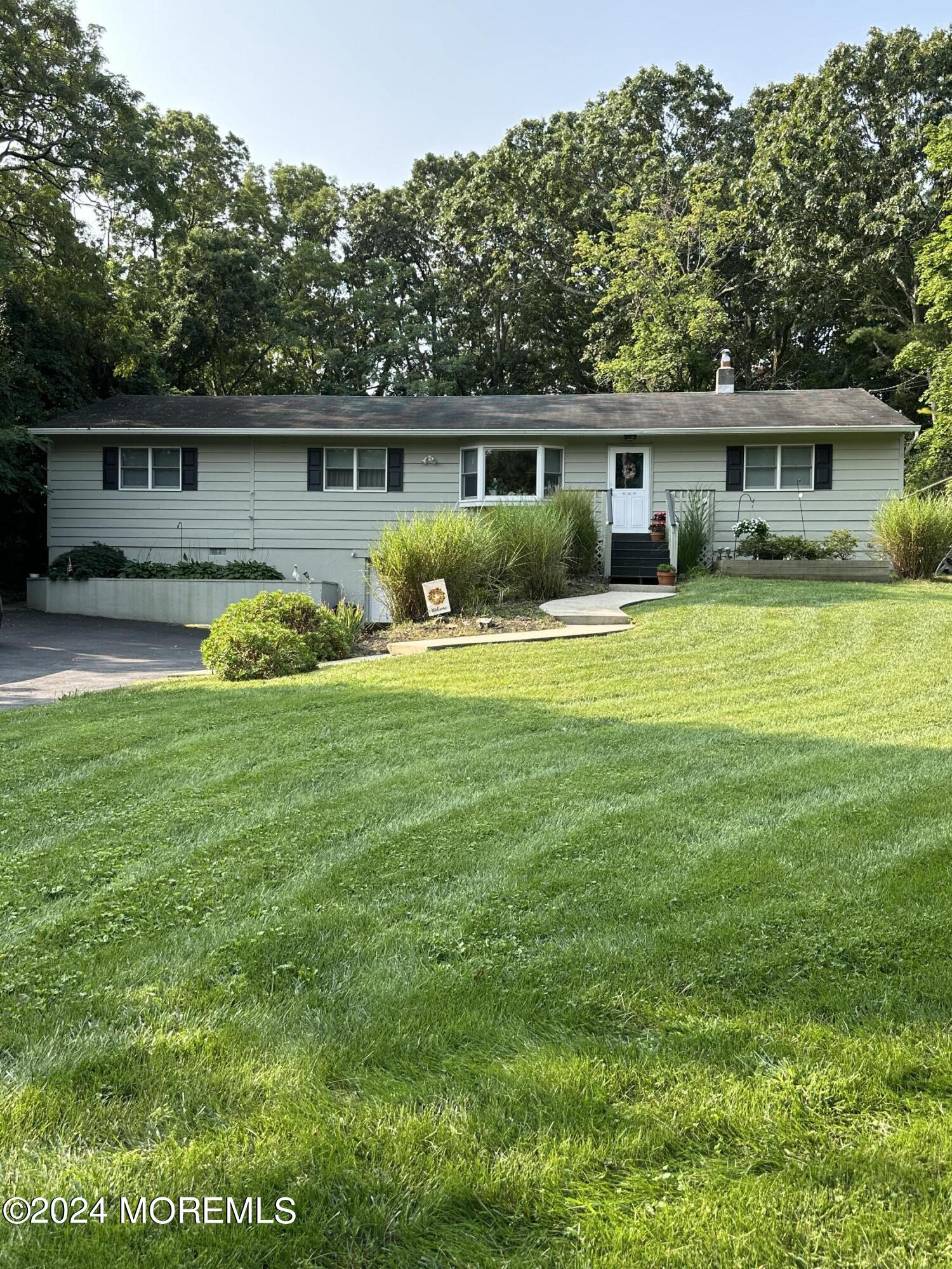 704 Old Bridge Road Brielle, NJ 08730 - Photo 4 of 28 IMG_7006