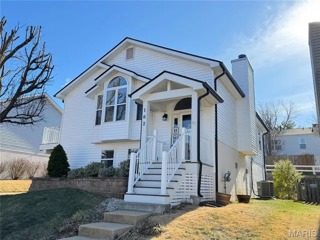 $304,900 | 162 Rutherglen Drive, Valley Park, MO 63088
