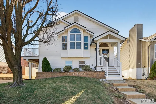 $304,900 | 162 Rutherglen Drive, Valley Park, MO 63088