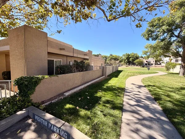 $2,350 | 9747 Village Green Drive Northeast, Albuquerque, NM 87111