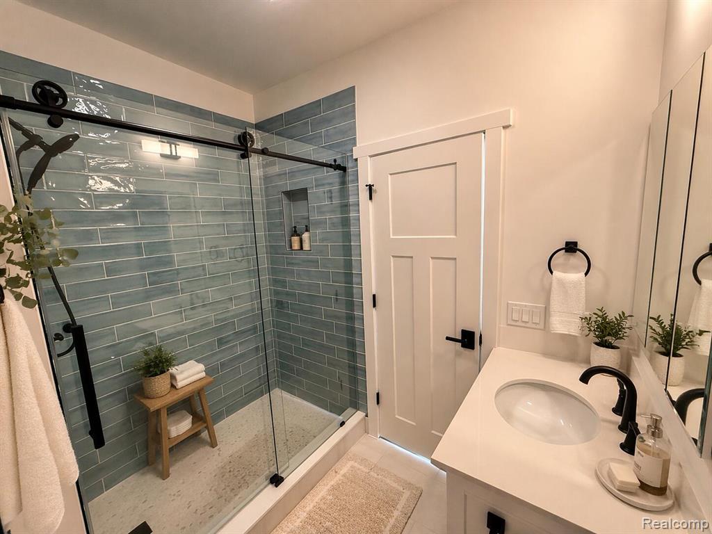5687 Carroll Lk Road Commerce Township, MI 48382 - Photo 15 of 18