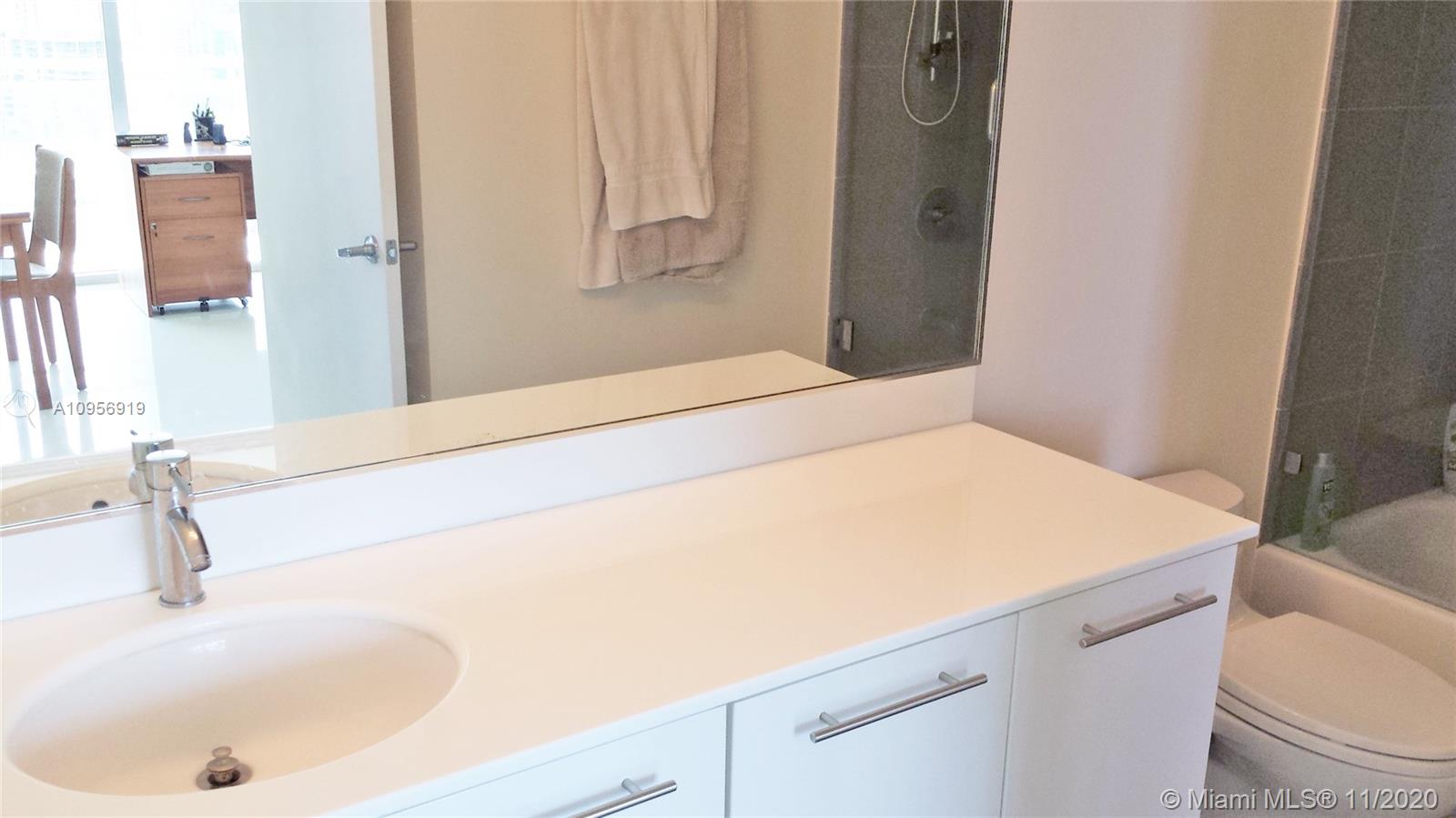 92 Southwest 3rd Street, Unit 3502 Miami, FL 33130 - Photo 20 of 31 Gallery Image 20