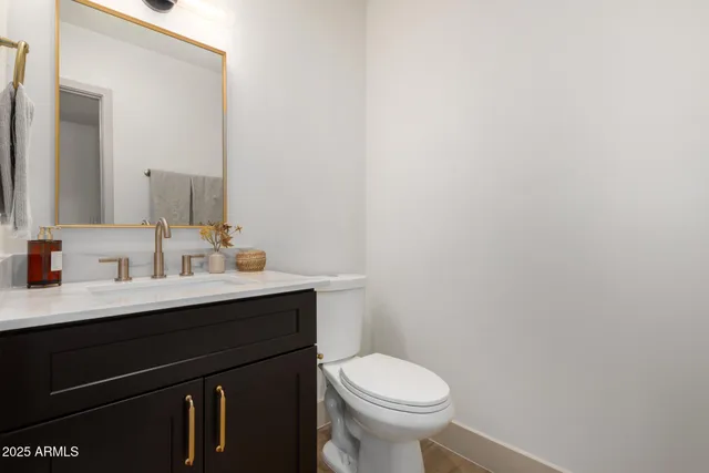 $710,000 | 385 East Clarendon Avenue, Phoenix, AZ 85012