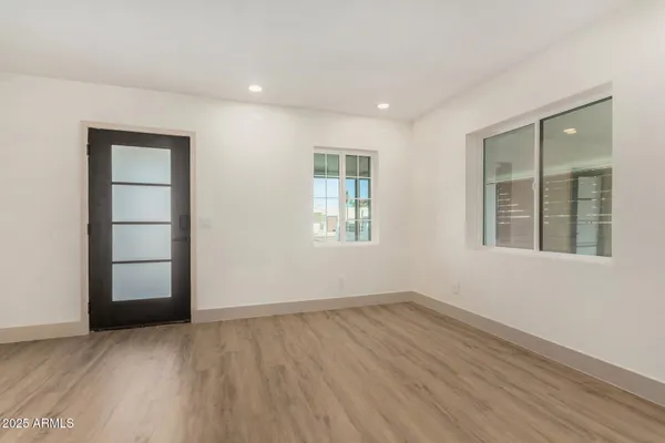 $629,900 | 385 East Clarendon Avenue, Phoenix, AZ 85012