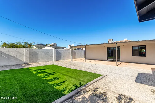 $710,000 | 385 East Clarendon Avenue, Phoenix, AZ 85012