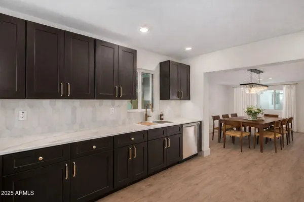 $629,900 | 385 East Clarendon Avenue, Phoenix, AZ 85012