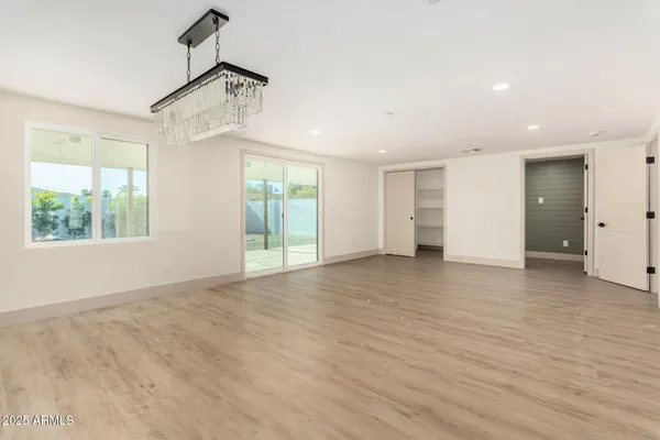 $629,900 | 385 East Clarendon Avenue, Phoenix, AZ 85012