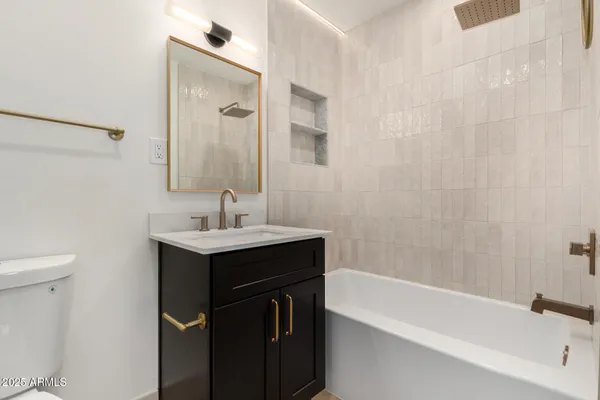 $629,900 | 385 East Clarendon Avenue, Phoenix, AZ 85012