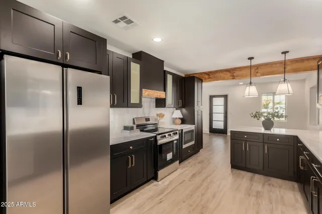 $710,000 | 385 East Clarendon Avenue, Phoenix, AZ 85012