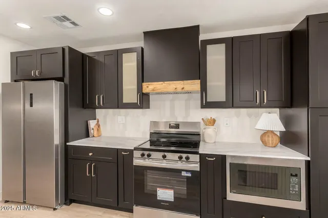 $710,000 | 385 East Clarendon Avenue, Phoenix, AZ 85012