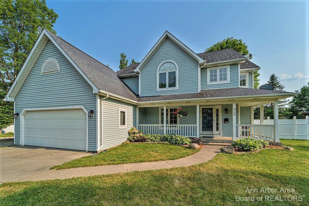 922 Main Street Fenton, MI 48430 - Photo 1 of 42 Photo 1