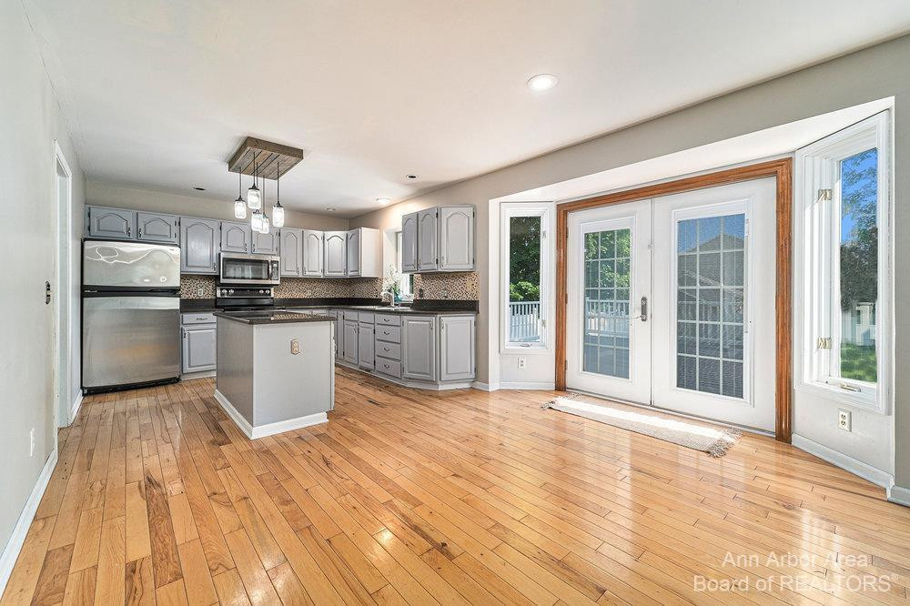 922 Main Street Fenton, MI 48430 - Photo 11 of 42 Photo 11