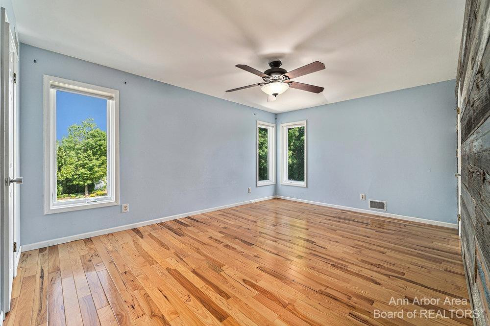 922 Main Street Fenton, MI 48430 - Photo 18 of 42 Photo 18