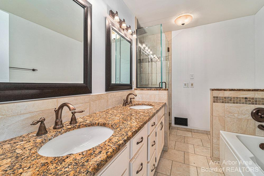922 Main Street Fenton, MI 48430 - Photo 20 of 42 Photo 20