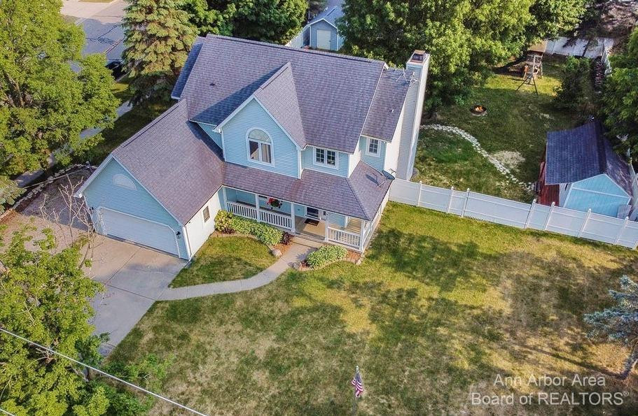 922 Main Street Fenton, MI 48430 - Photo 2 of 42 Photo 2