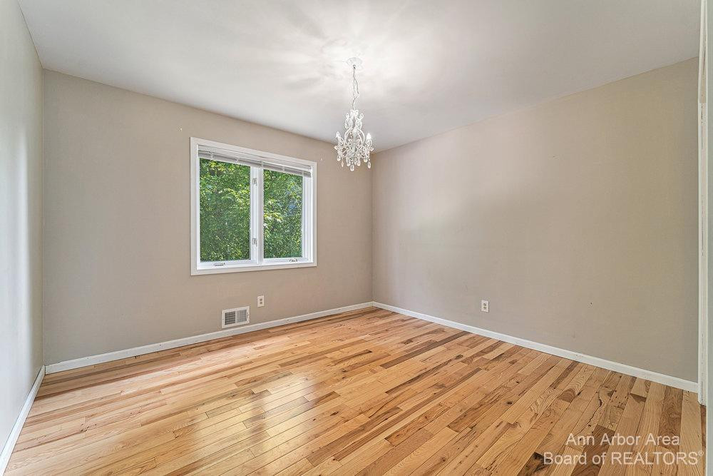 922 Main Street Fenton, MI 48430 - Photo 26 of 42 Photo 26
