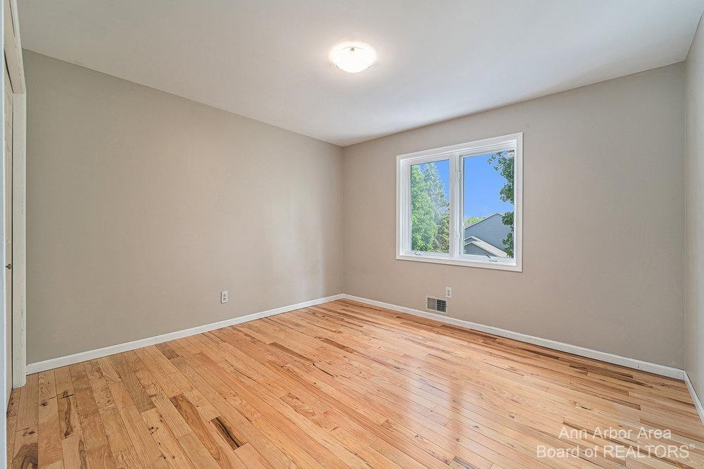 922 Main Street Fenton, MI 48430 - Photo 27 of 42 Photo 27