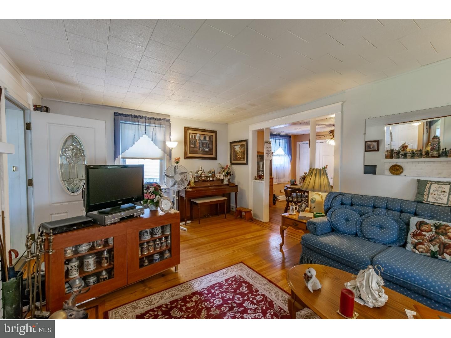 110 West Ridley Avenue Ridley Park, PA 19078 - Photo 6 of 25 Living Room