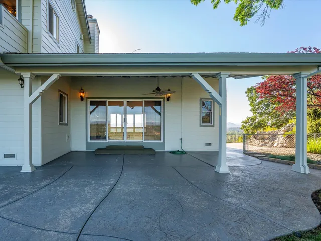 $989,000 | 22672 Knollwood Drive, Palo Cedro, CA 96073