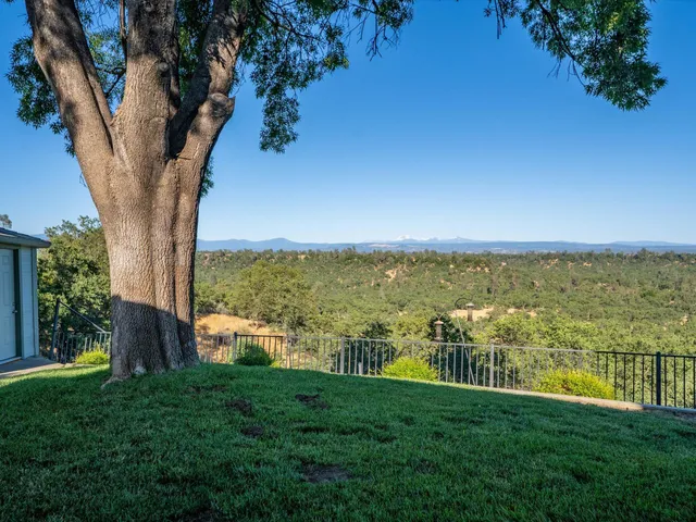 $989,000 | 22672 Knollwood Drive, Palo Cedro, CA 96073