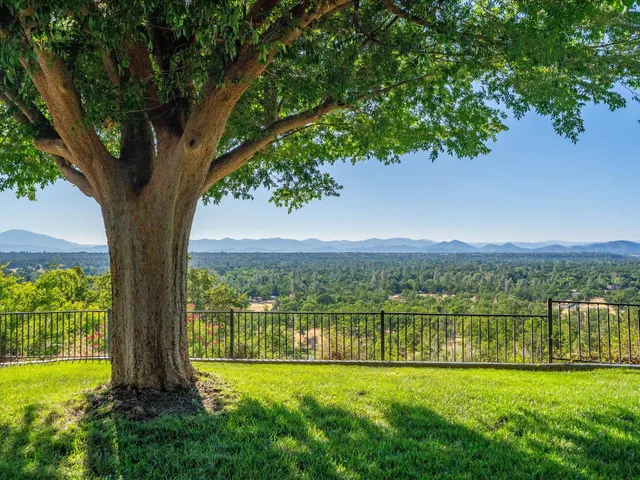 $989,000 | 22672 Knollwood Drive, Palo Cedro, CA 96073